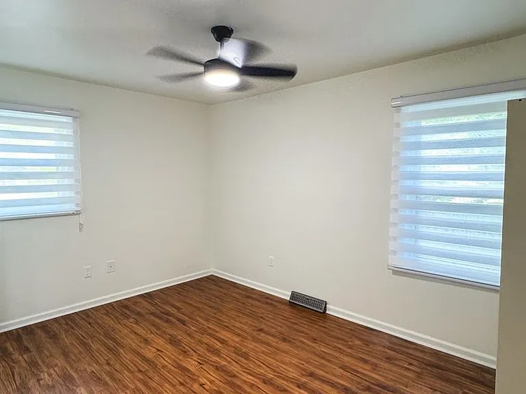 2801 Wedgefield Dr — Photo 17
