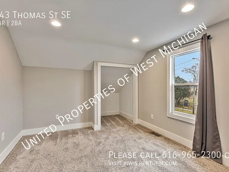 743 Thomas St SE — Photo 11