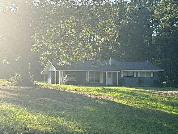 3rd image of 264 Dan Holmes Rd
