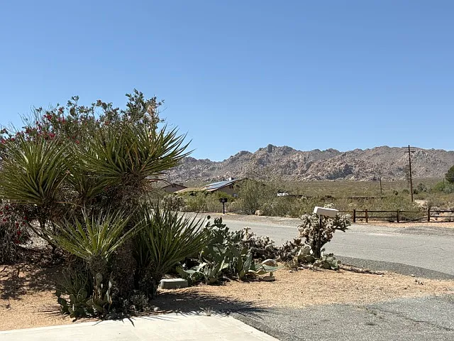 Building Photo - 7049 Ivanpah Ave