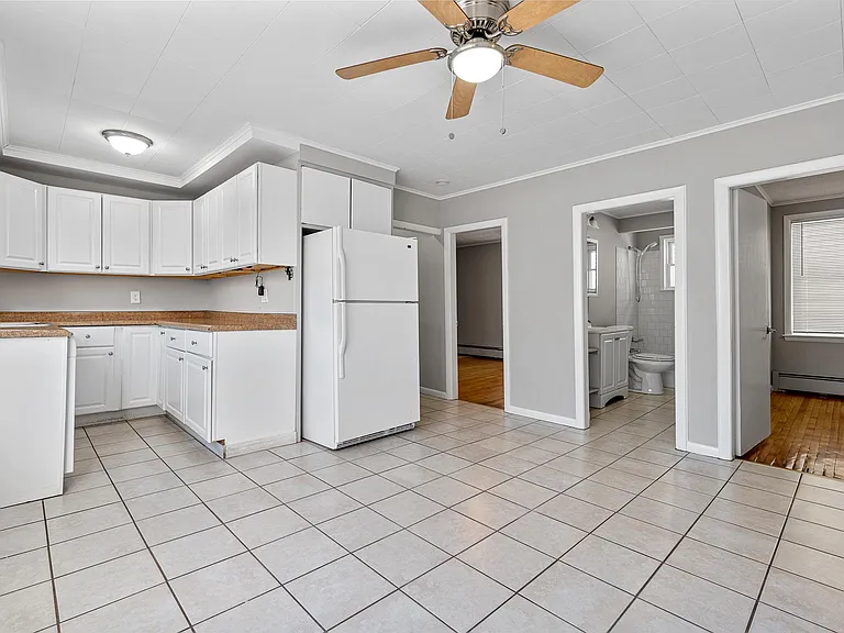 8 Bedford Ave #1 — Photo 3