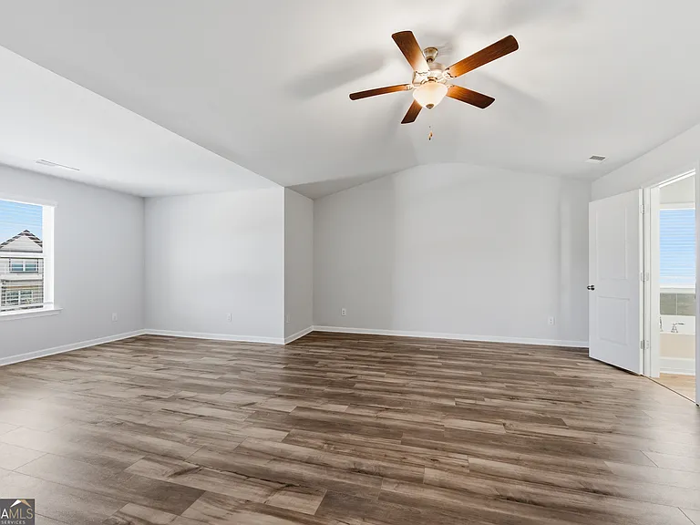 303 Eleanora Xing — Photo 38