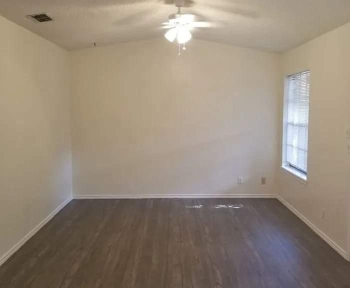 2217 E Grimes St #6 — Photo 6