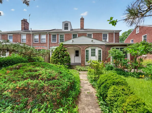 16 Randolph Ter, Fair Lawn, NJ 07410