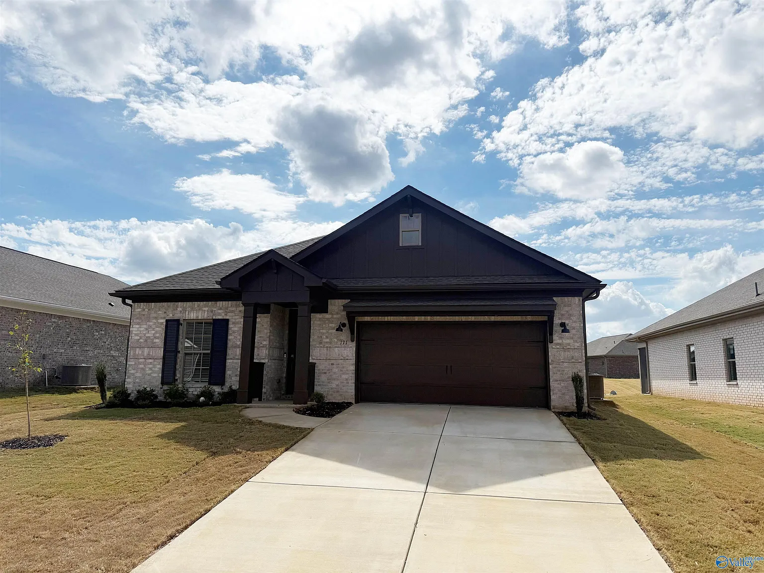 4 bed, 2.0 bath, 2106 sqft, $2,495 — Photo 2