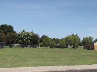 1600 High Point Dr, Pilot Point, TX 76258