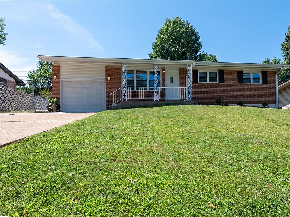 1st image of 3918 Southern Aire Dr