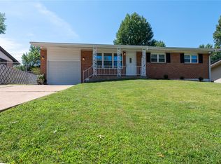 3918 Southern Aire Dr, Saint Louis, MO 63125
