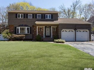 112 Ayers Rd, Locust Valley, NY 11560