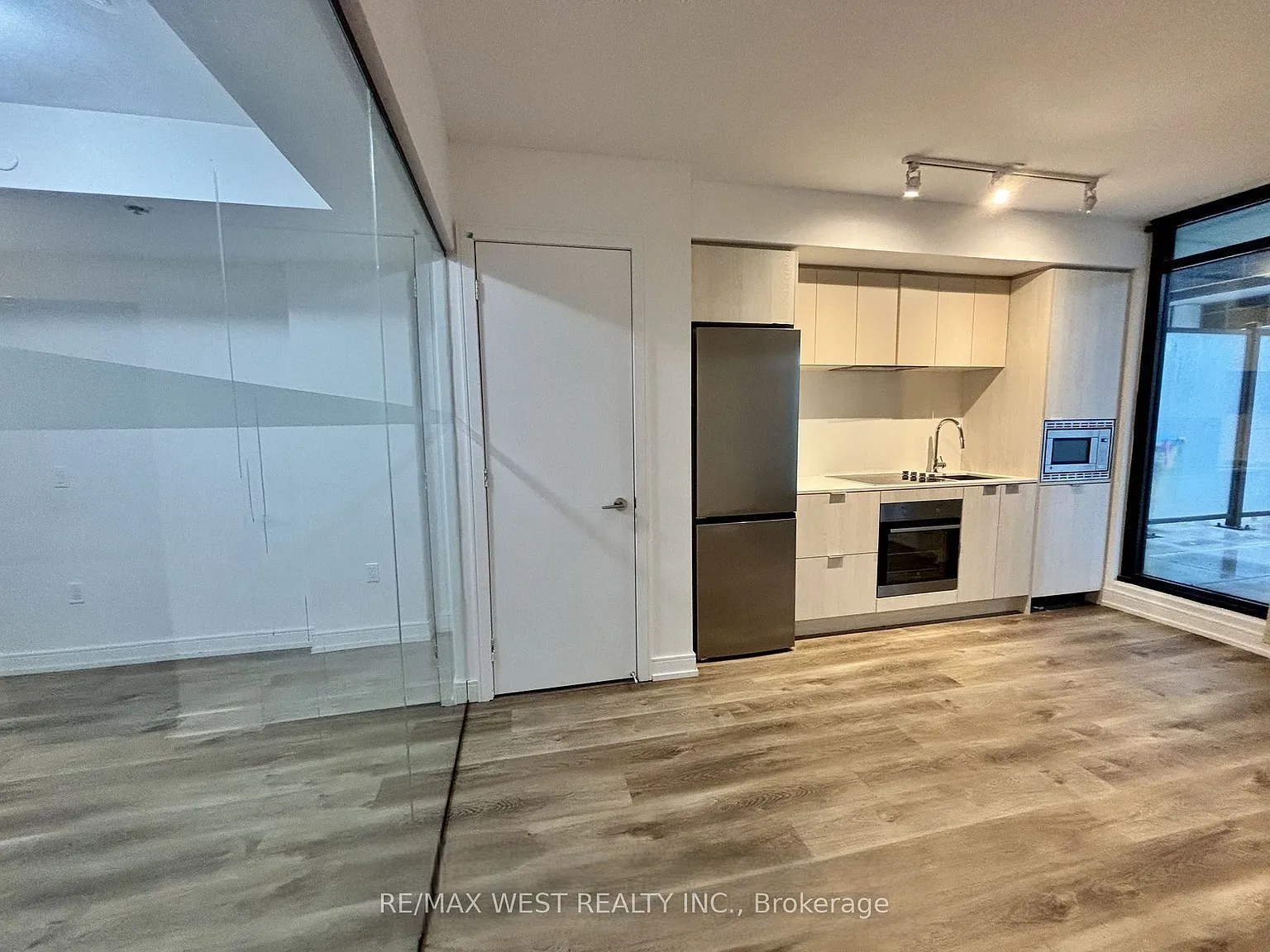 1 bed, $1,595 — Photo 4