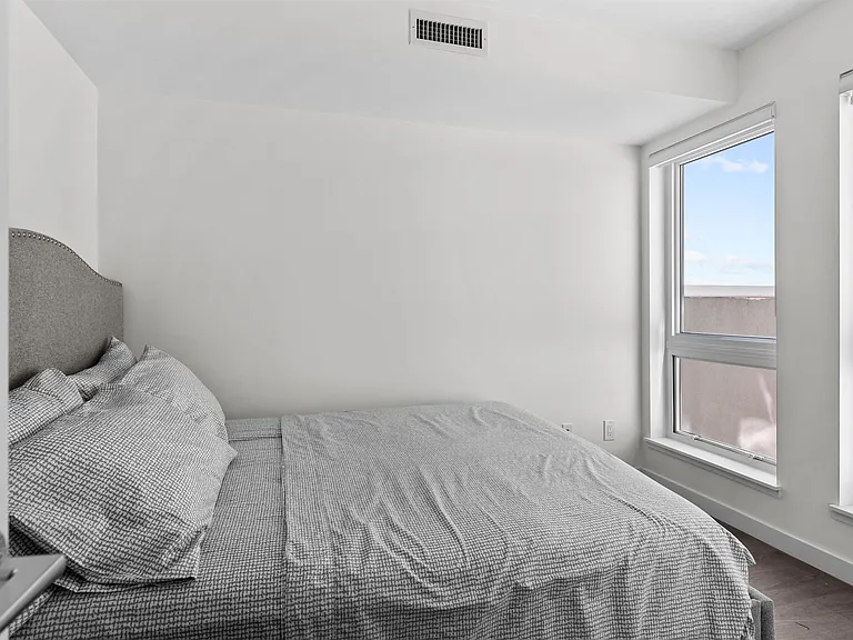 2551 Kingsway #503 — Photo 12