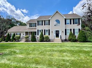 35 E Lantern Rd, Smithfield, RI 02917