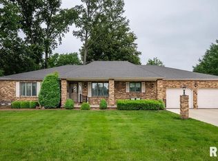 604 E Clark St, Marion, IL 62959
