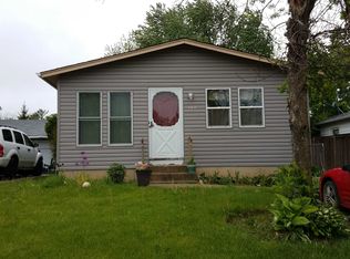 302 Hillandale Dr, Round Lake, IL 60073