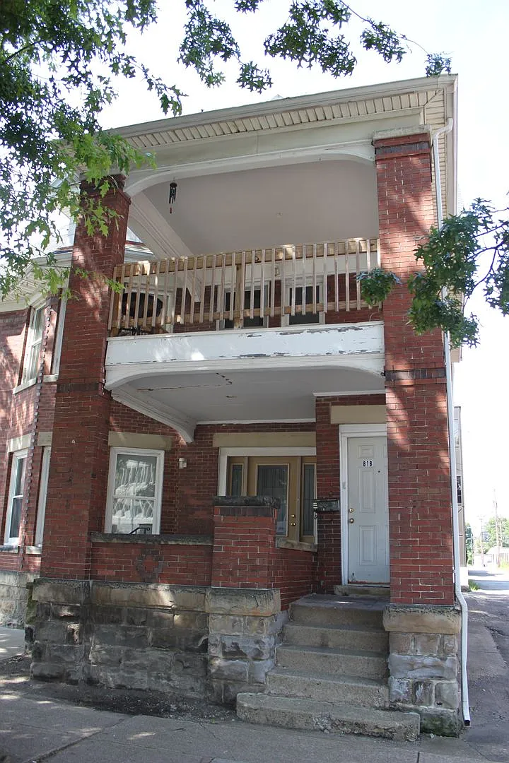 818sass — Photo 3