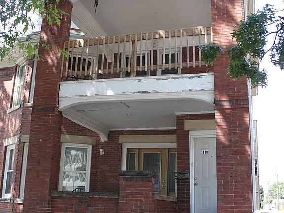 2nd image of 818 Sassafras St #820-A
