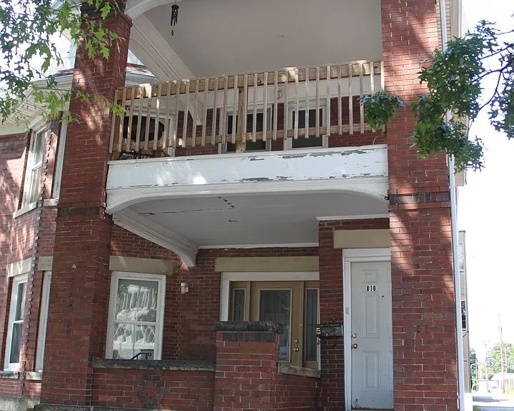 818 Sassafras St — Photo 2
