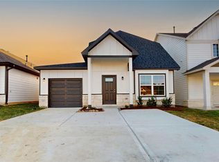 11833 E Gate Dr, Willis, TX 77318