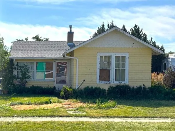 331 50th Ave N, Claresholm, AB T0L 0T0