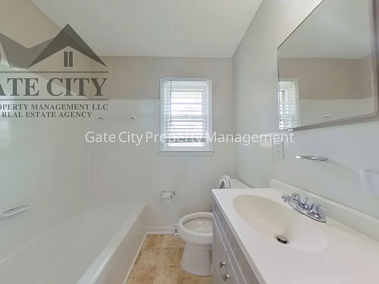 611 Mobile St — Photo 8