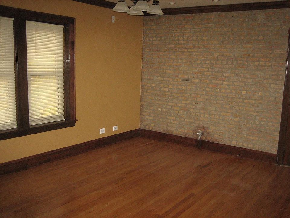 2nd image of 4305 N Richmond St #2