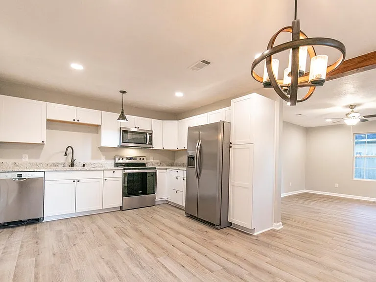 512 Vernon St — Photo 10