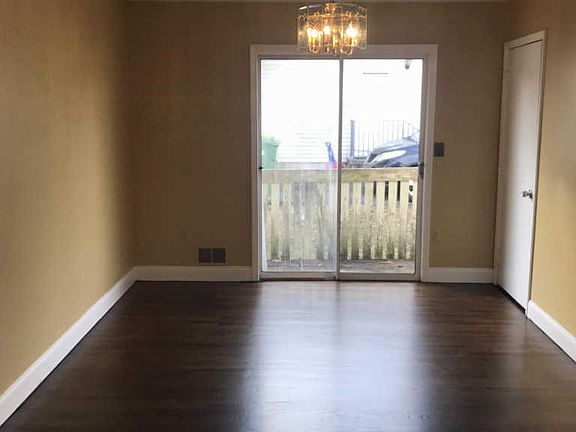 4th image of 179 Melville Ave