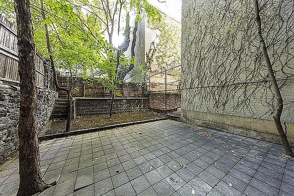 1st image of 322 E 74th St APT 1D