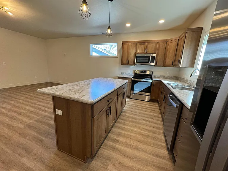 115 Alderson Ave — Photo 5
