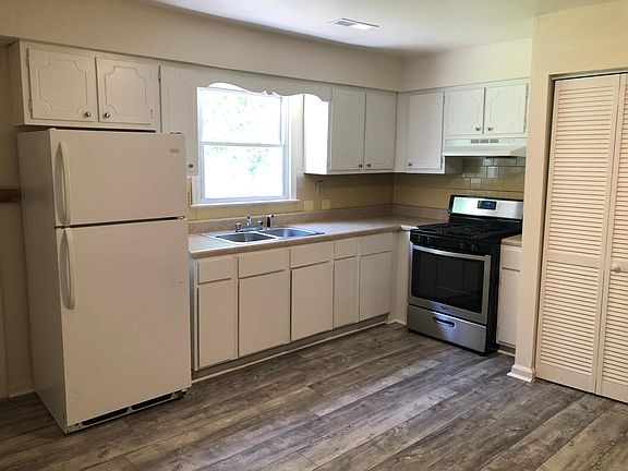 2nd image of 1410 New York Ave APT 17