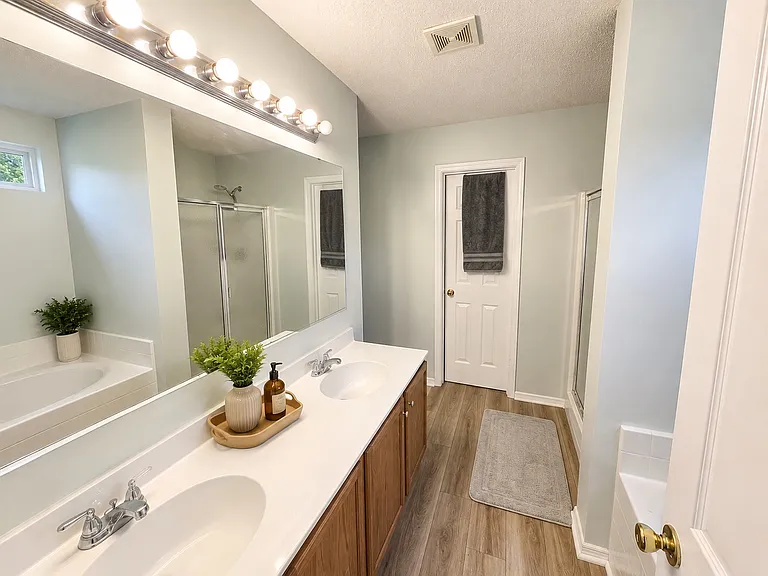 1011 Willow Bend Dr — Photo 8