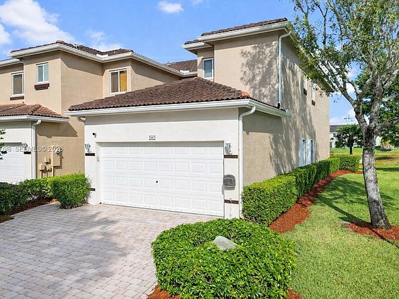 2nd image of 2467 SE 19th St