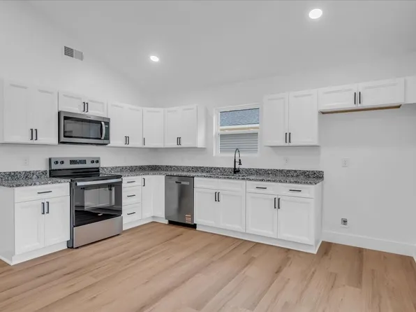 900 E Decherd St, Tullahoma, TN 37388