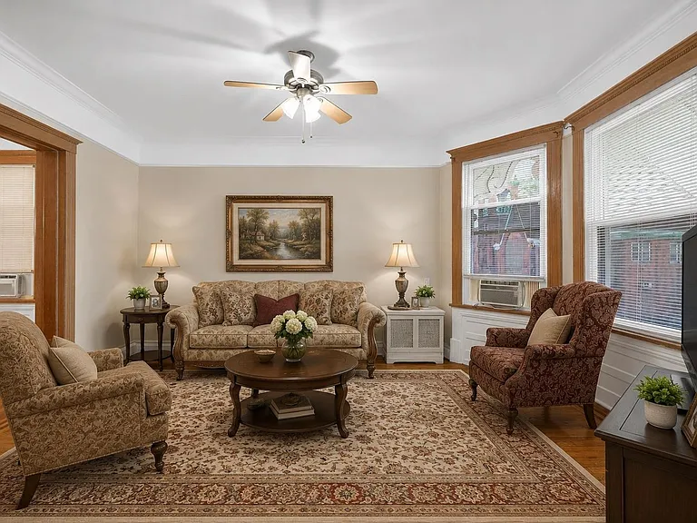 18 Boyd Ave #2 — Photo 2