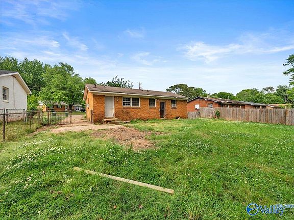 4th image of 2809 Greenside Dr NW