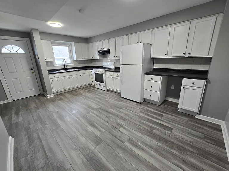 6017 Wallace Rd — Photo 2