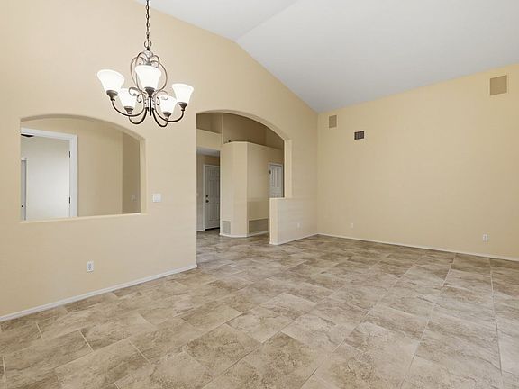 5th image of 10176 N Inverrary Pl