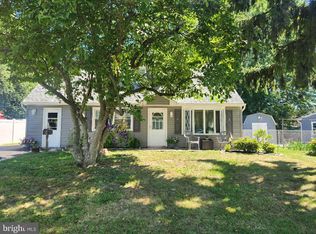 688 Carlisle Dr, Morrisville, PA 19067