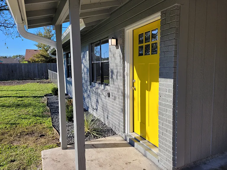 10700 Plains Trl #1 — Photo 3
