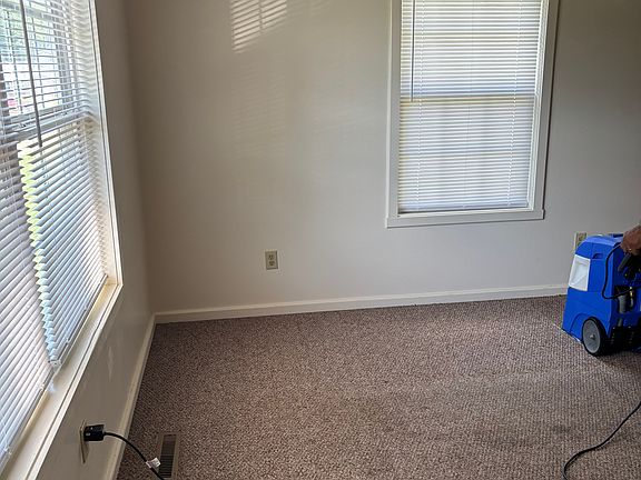 5th image of 204 S Maple St #204