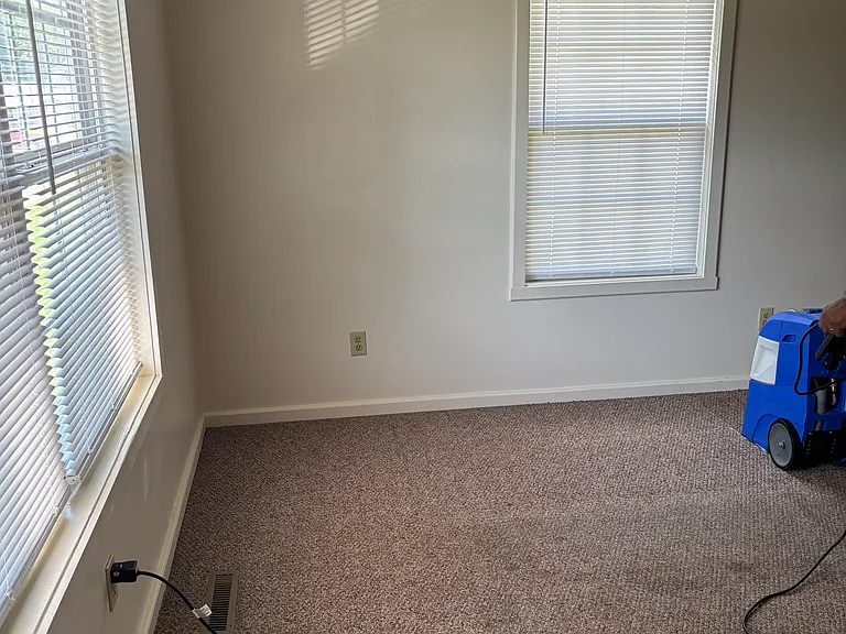 204 S Maple St #204 — Photo 5