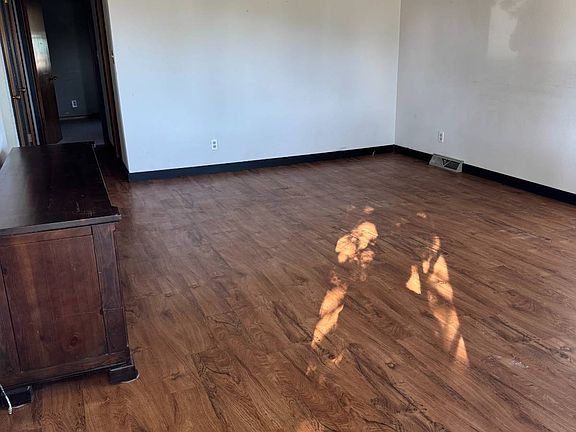 2nd image of 1416 Cheyenne Ave