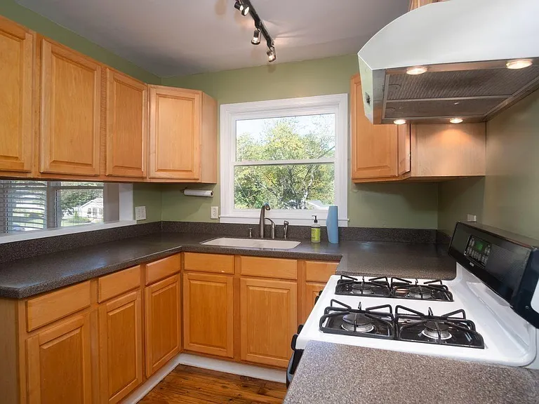 2309 Wallace Dr — Photo 9