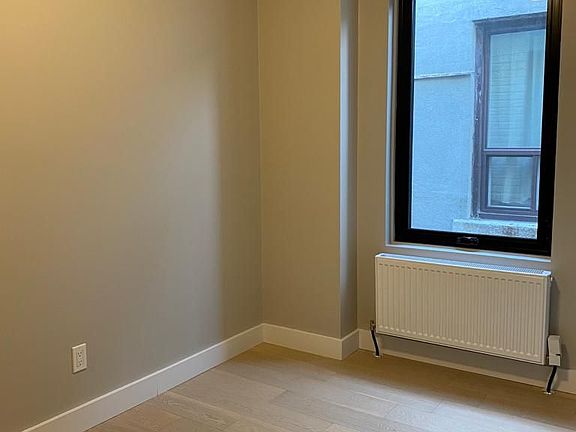4th image of 1022 Bloor St W #3B