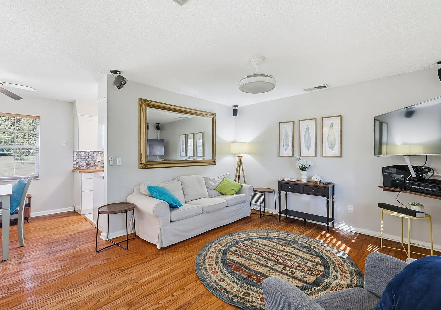 Charming 3 Bedroom Home in Mount Dora Available Now! — Photo 3