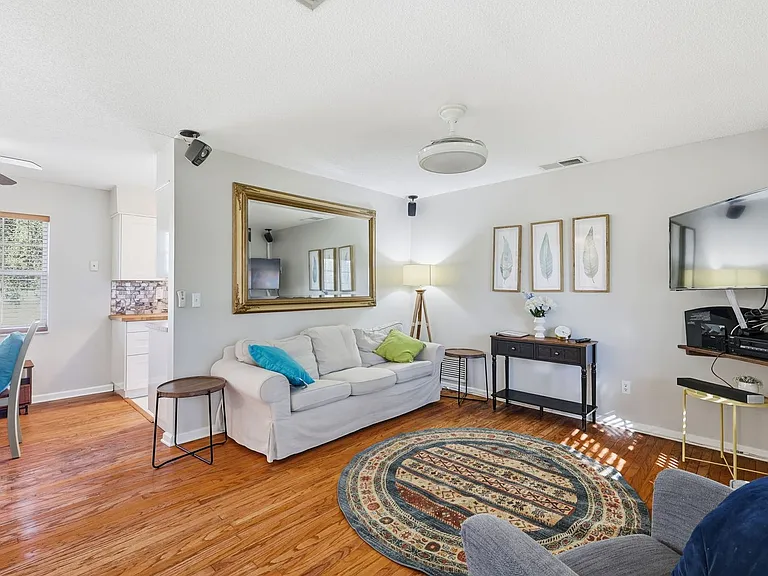 2901 Eastland Rd — Photo 3