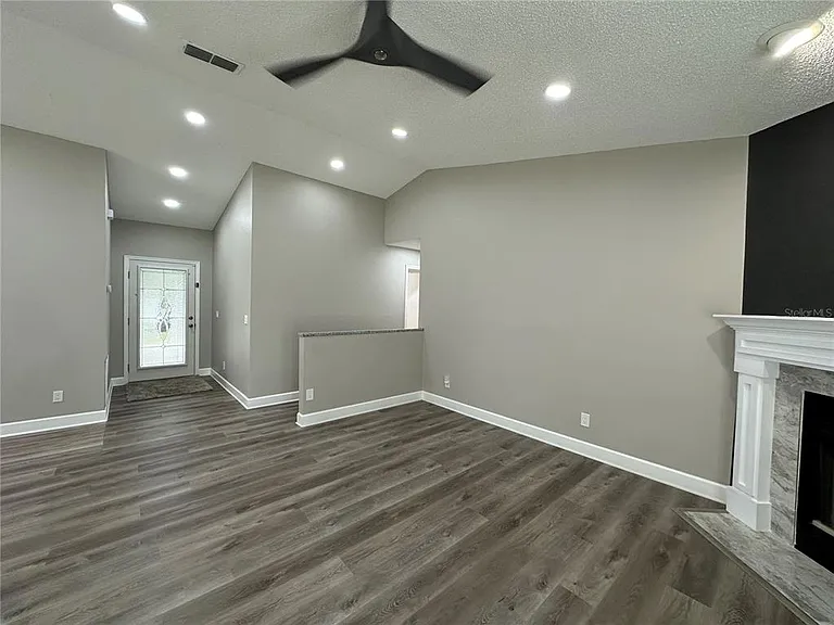 1229 Allendale Dr — Photo 40
