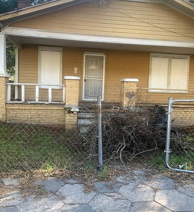 1st image of 40 W 22nd St