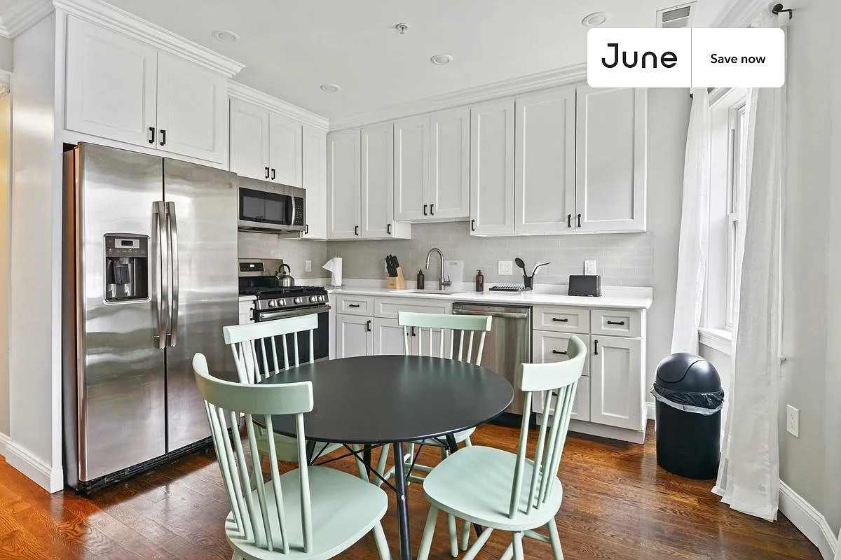 4 bed, 1.5 bath, 1107 sqft, $4,750 — Photo 1