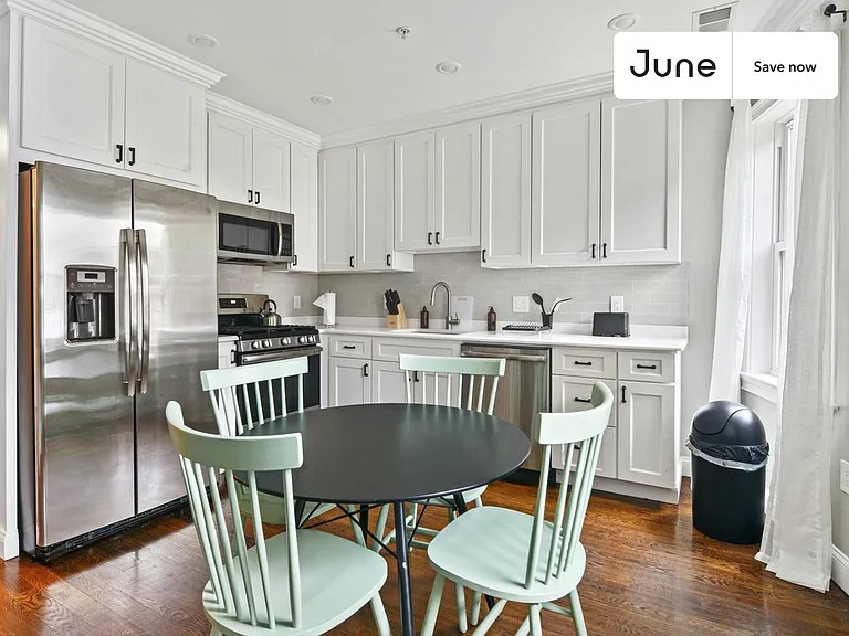 490 Washington St — Photo 1